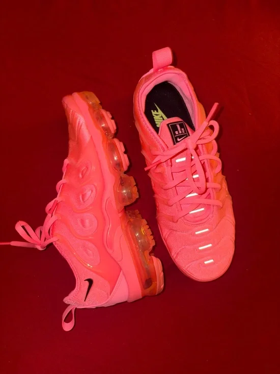 Nike Pink VaporMax Plus Women's Sneakers - Picture 3 of 4